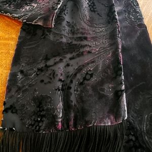 Elegant Blk/Purple Fringed Scarf